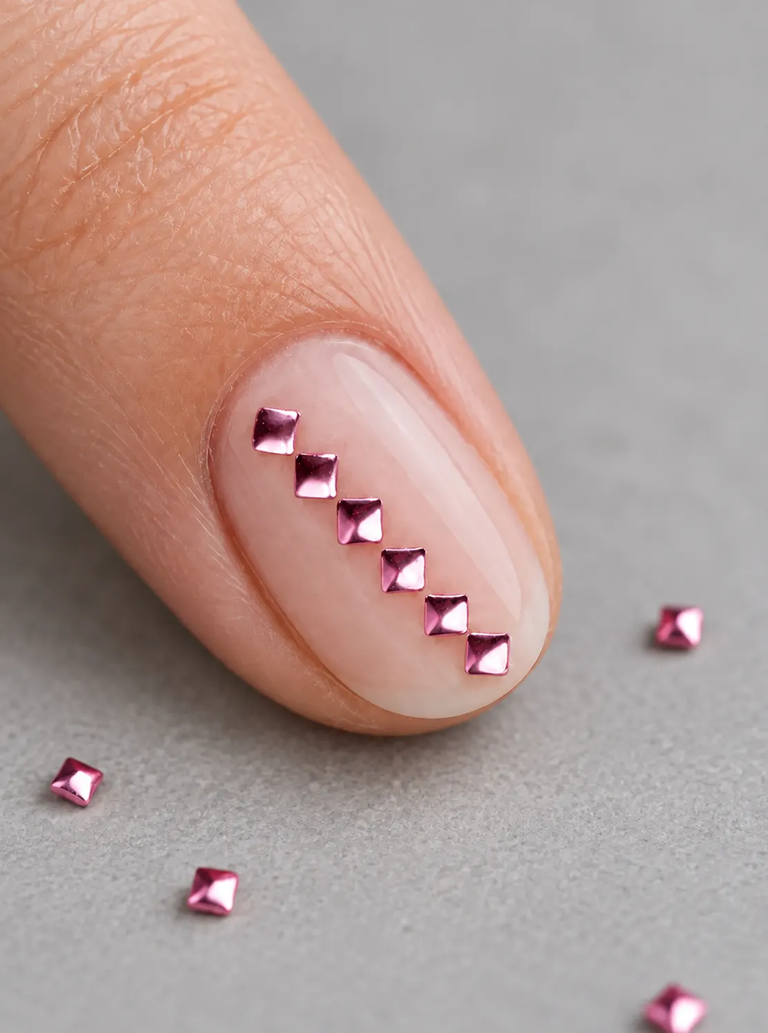 Ružové metalické 3D ozdoby na nechty ShinePins Square Pink