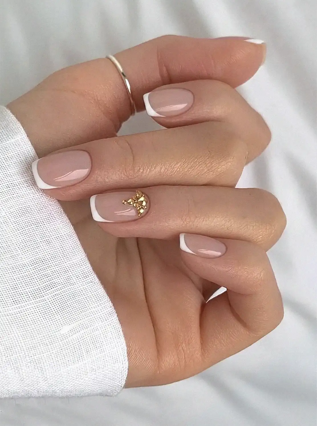 Gel French Excellent White kriedovo biely UV LED gel pre francúzsku manikúru