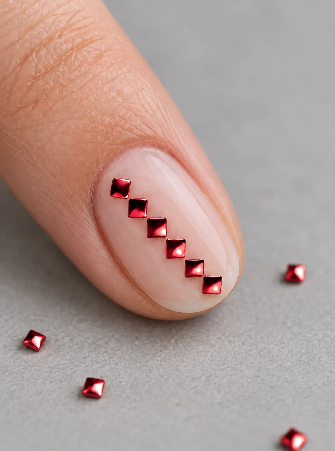 Červené metalické 3D ozdoby na nechty ShinePins Square Red